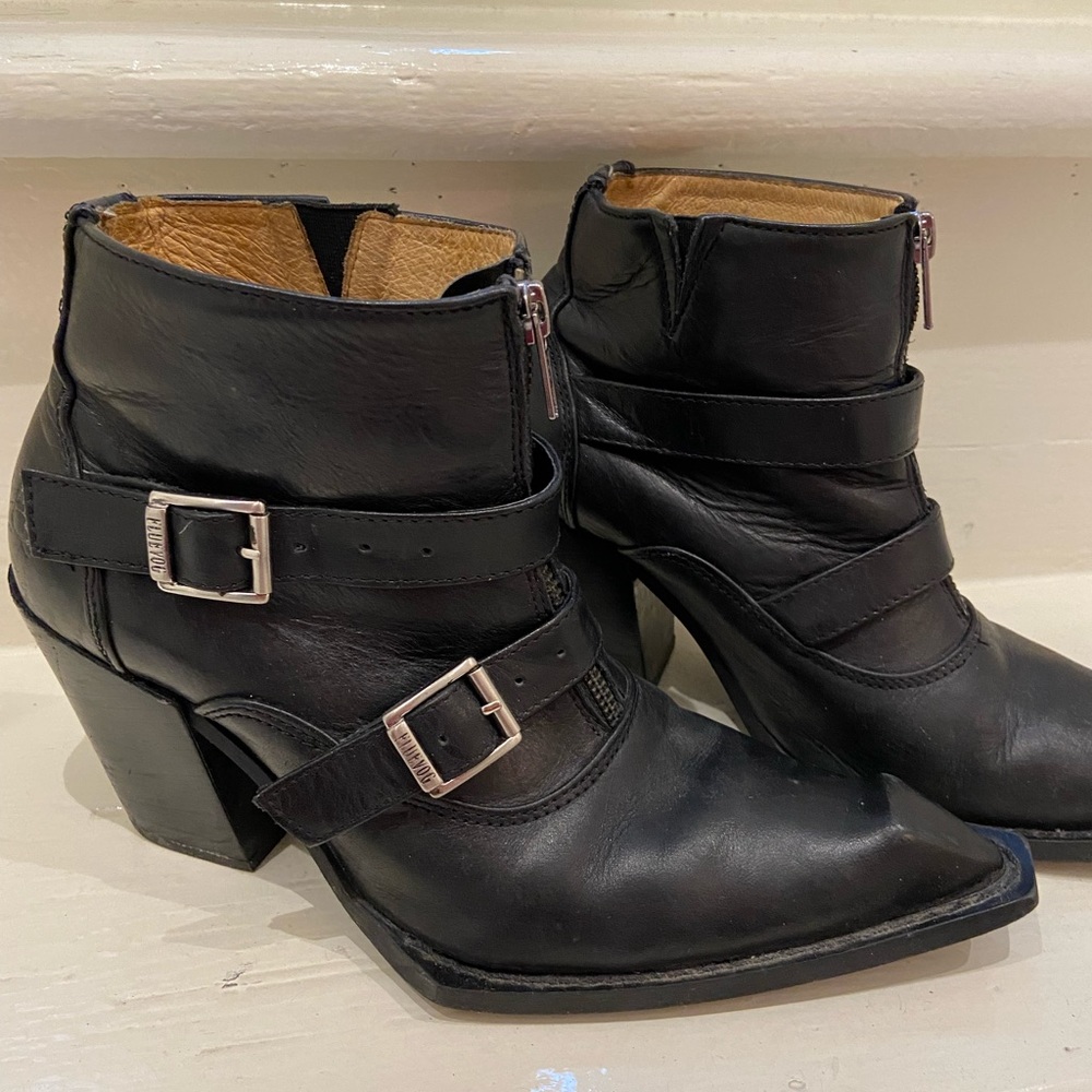 COPY - Fluevog -Swordfish Edwardian Hamburger